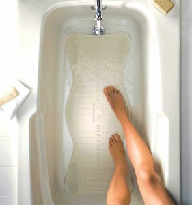 Tapis de bain AquaSense® avec zones de massages, dans un bain