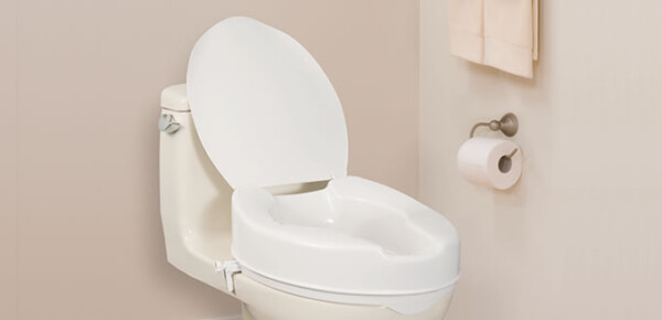 Siège de toilette allongé et surélevé, avec couvercle, par AquaSense®